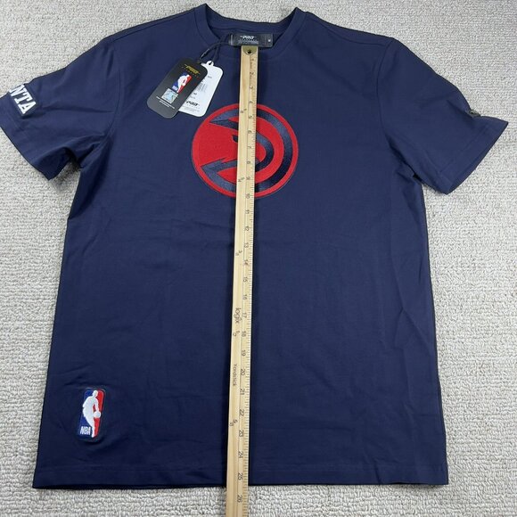 Pro Standard NBA Atlanta Hawks Embroidered Logo T-Shirt Blue Men’s Size Medium - Picture 3 of 8